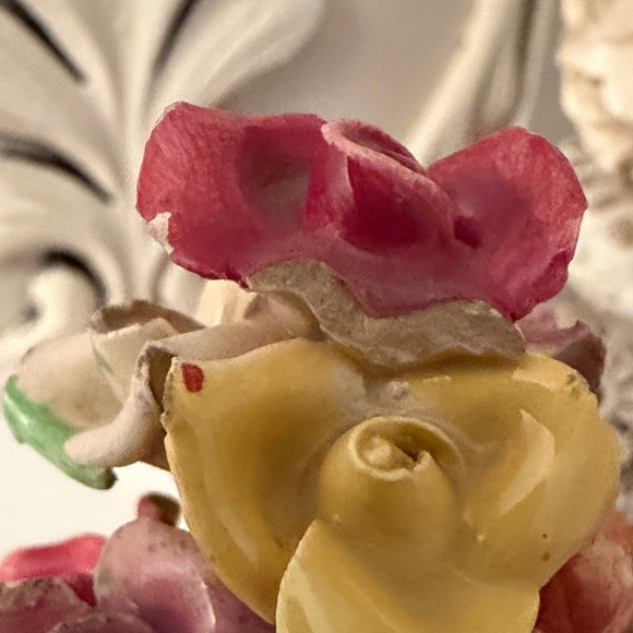 Majolica Mini Potted Roses - Picture 8 of 13